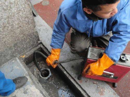 巴宜疏通下水道